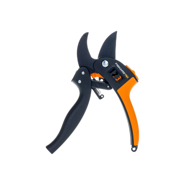 Секатор контактный FISKARS PowerStep с храповым механизмом (111670)